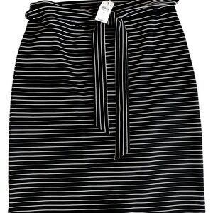 New with tags! Ann Taylor Loft Black and White Striped Skirt. Medium.